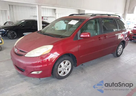 2010 Toyota Sienna Xle z USA, uszkodzony, nr VIN 5TDYK4CC0AS319276
